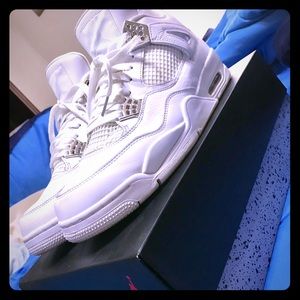 Jordan Retro Pure Money 4s only worn 3x. SIZE 12
